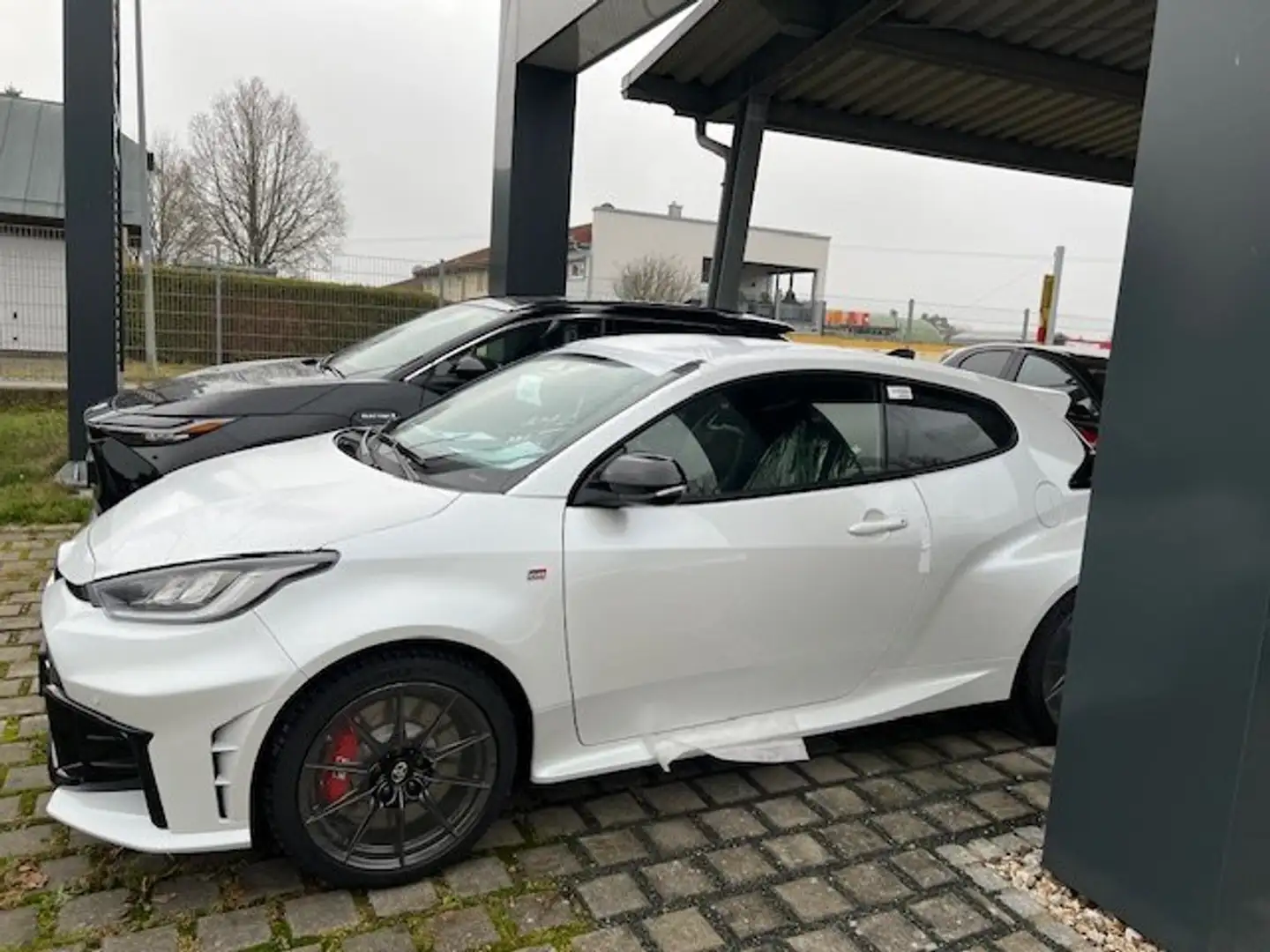 Toyota Yaris GR mit High-Performance-Paket Modell 2024 Bianco - 2