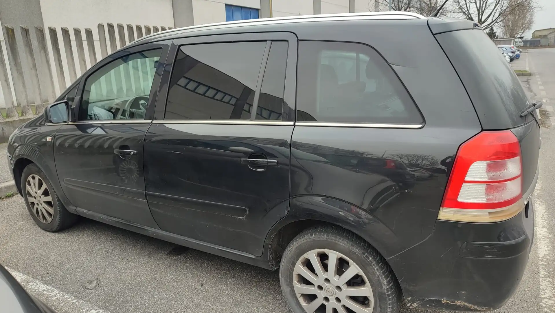 Opel Zafira Zafira II 2005 1.6 t. Cosmo ecoM 150cv Nero - 2
