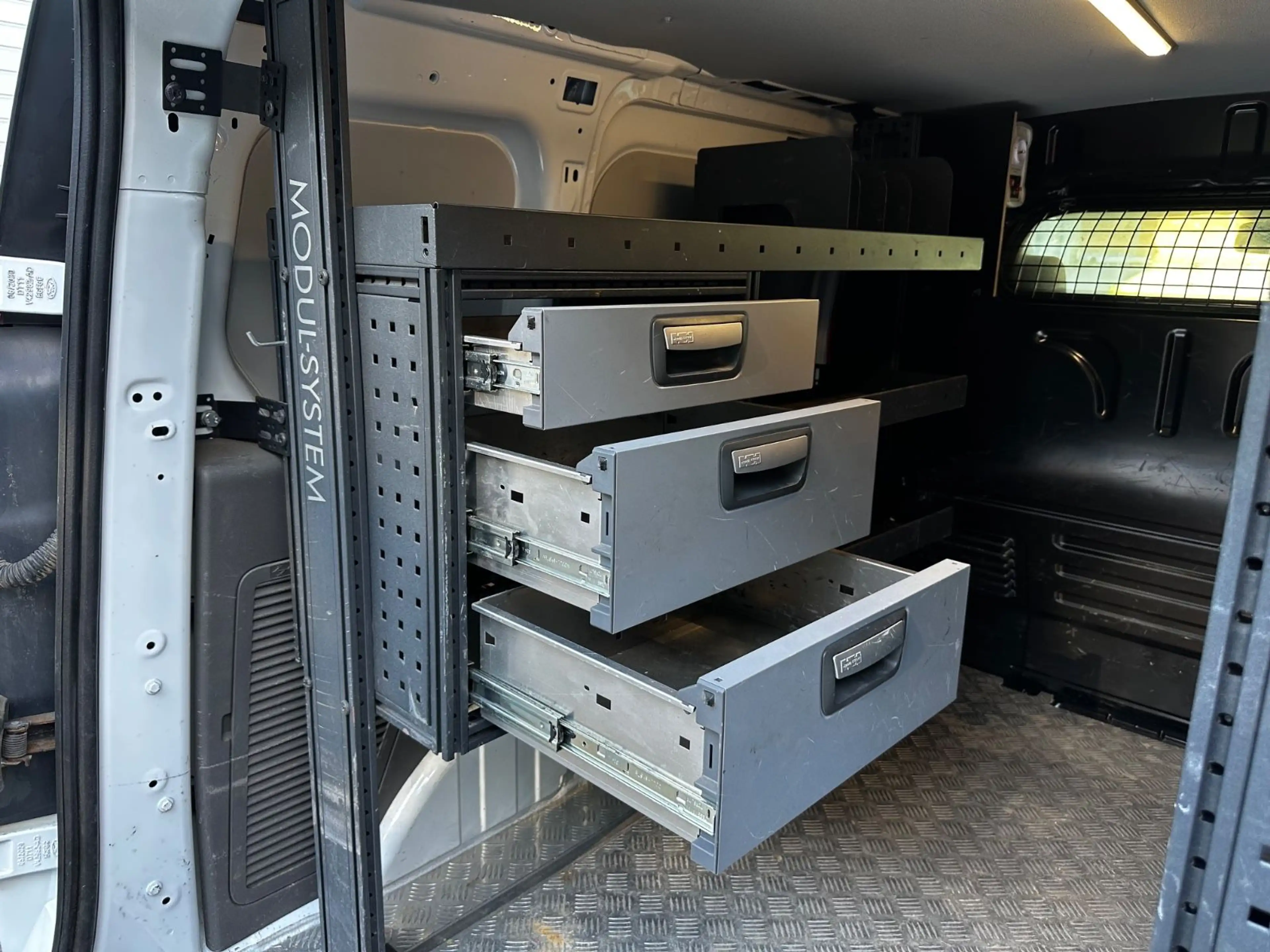 Ford Transit Connect 1.5TDCi Kasten*Regale*Klima*AHK — photo 7