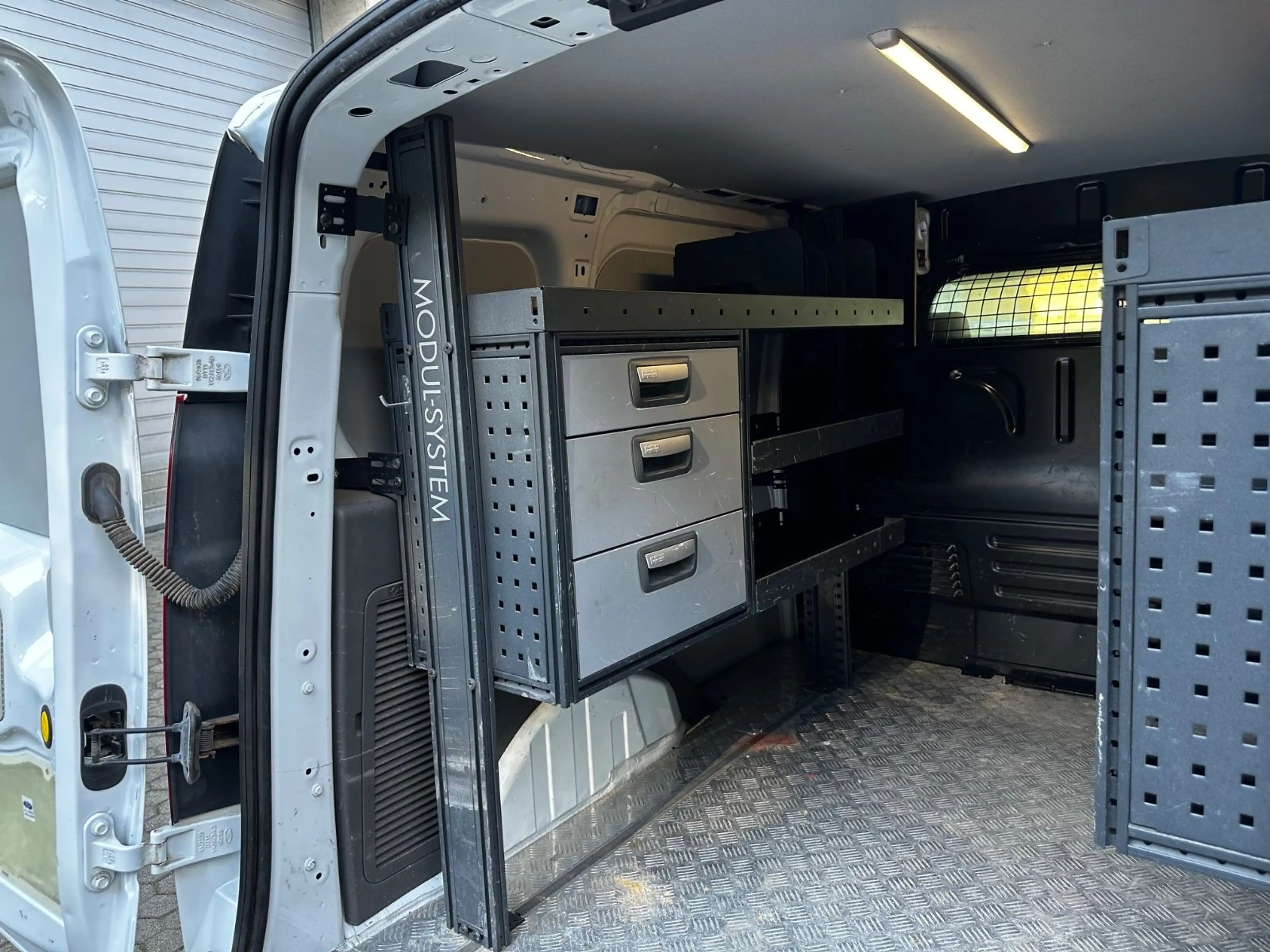 Ford Transit Connect 1.5TDCi Kasten*Regale*Klima*AHK — photo 8