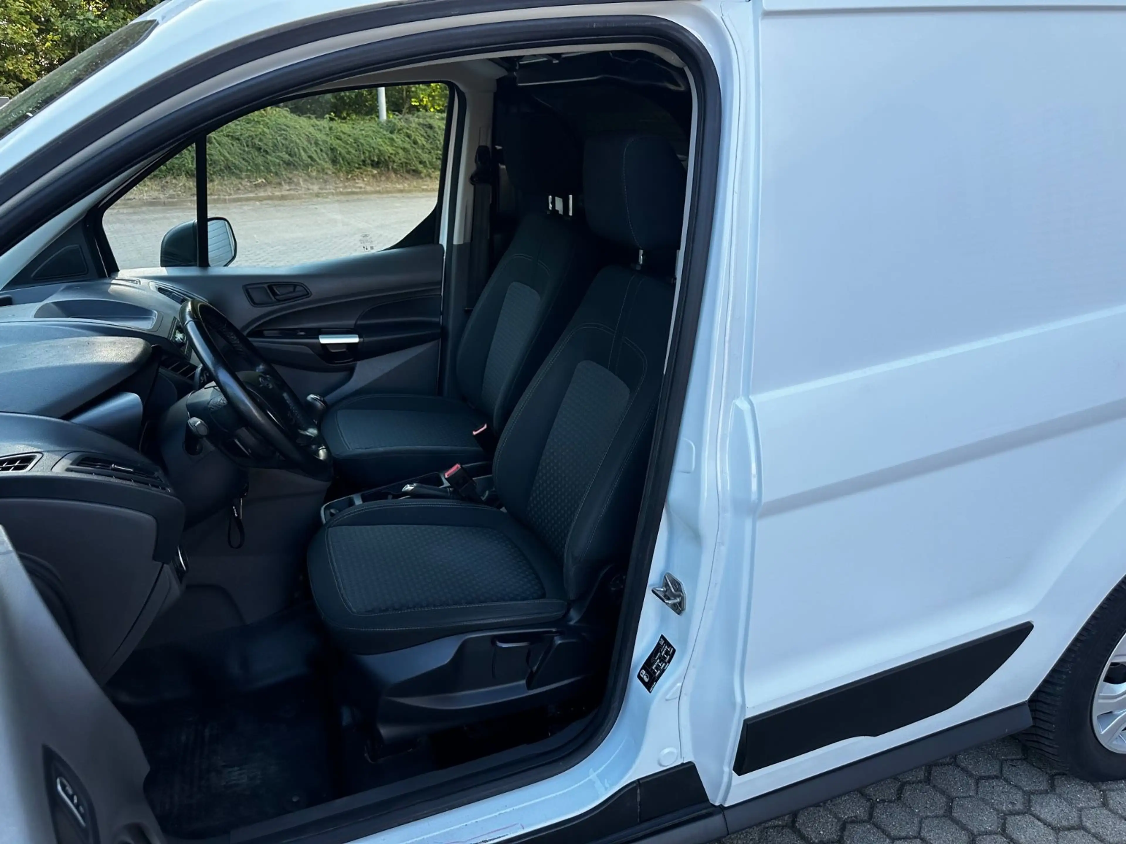 Ford Transit Connect 1.5TDCi Kasten*Regale*Klima*AHK — photo 12