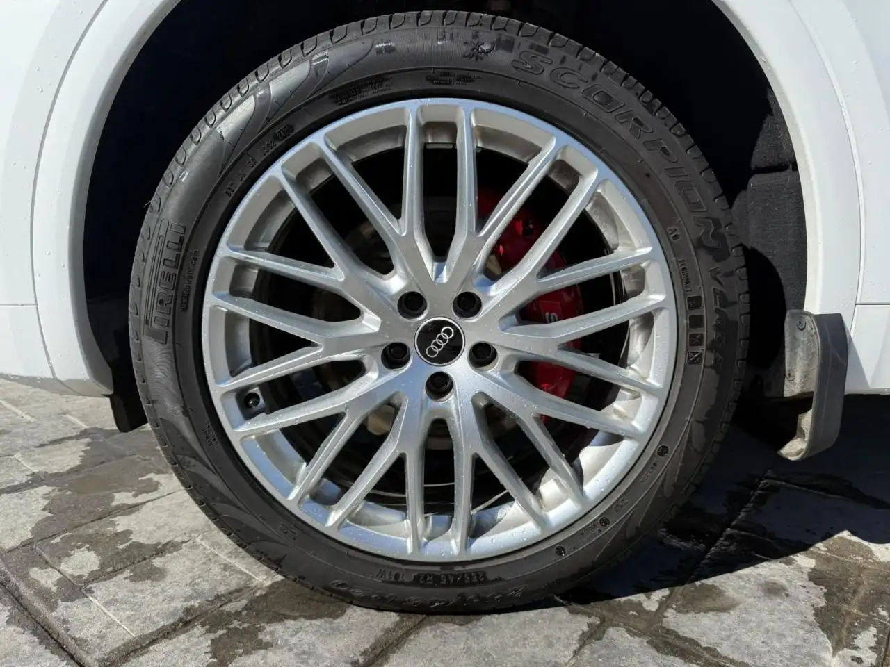 Audi SQ5 снимка Audi SQ5