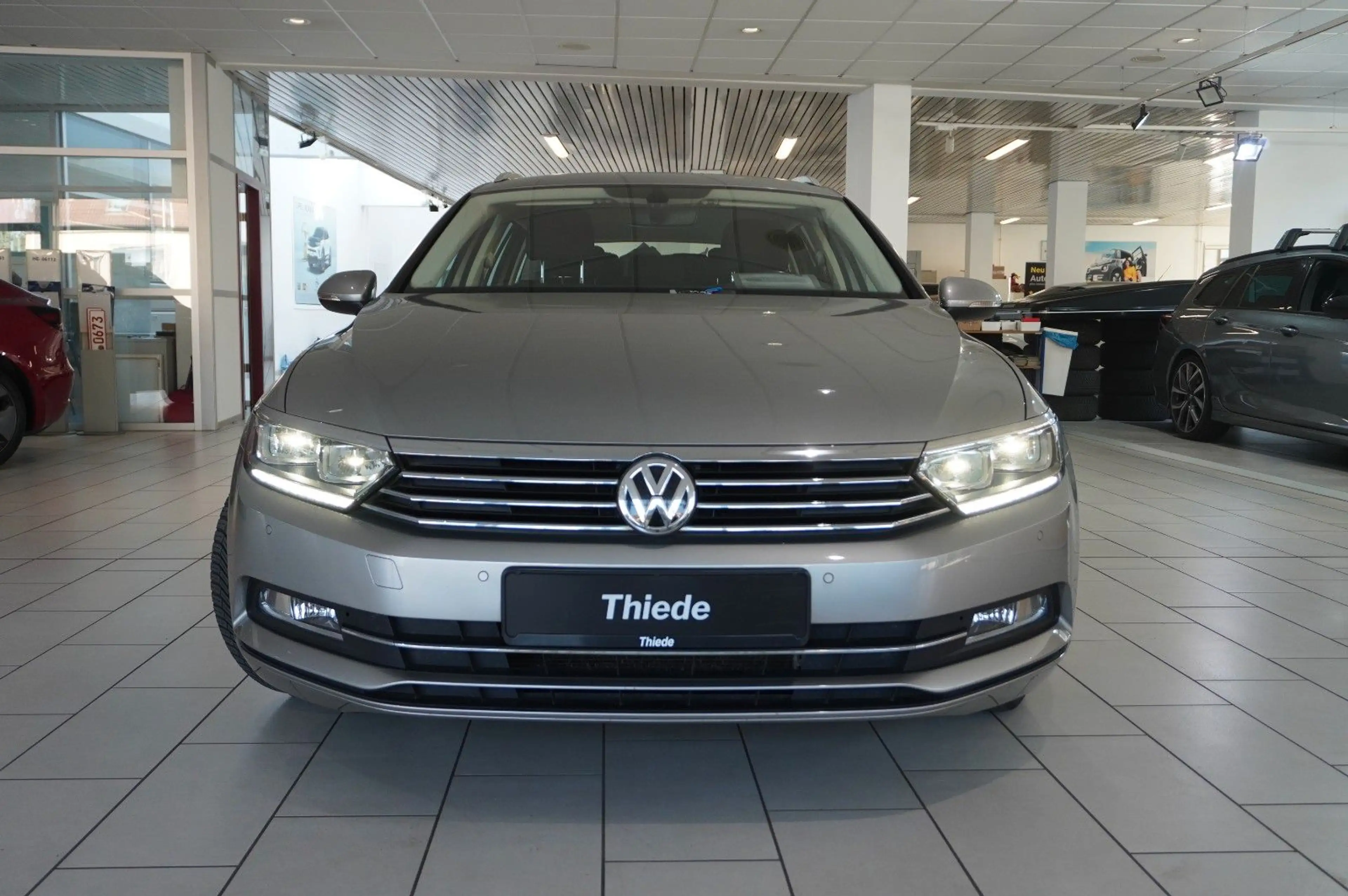 Volkswagen Passat Variant Passat VARI. 1.6D COMFORTLINE NACI/LED/SPORT/PDC — photo 6