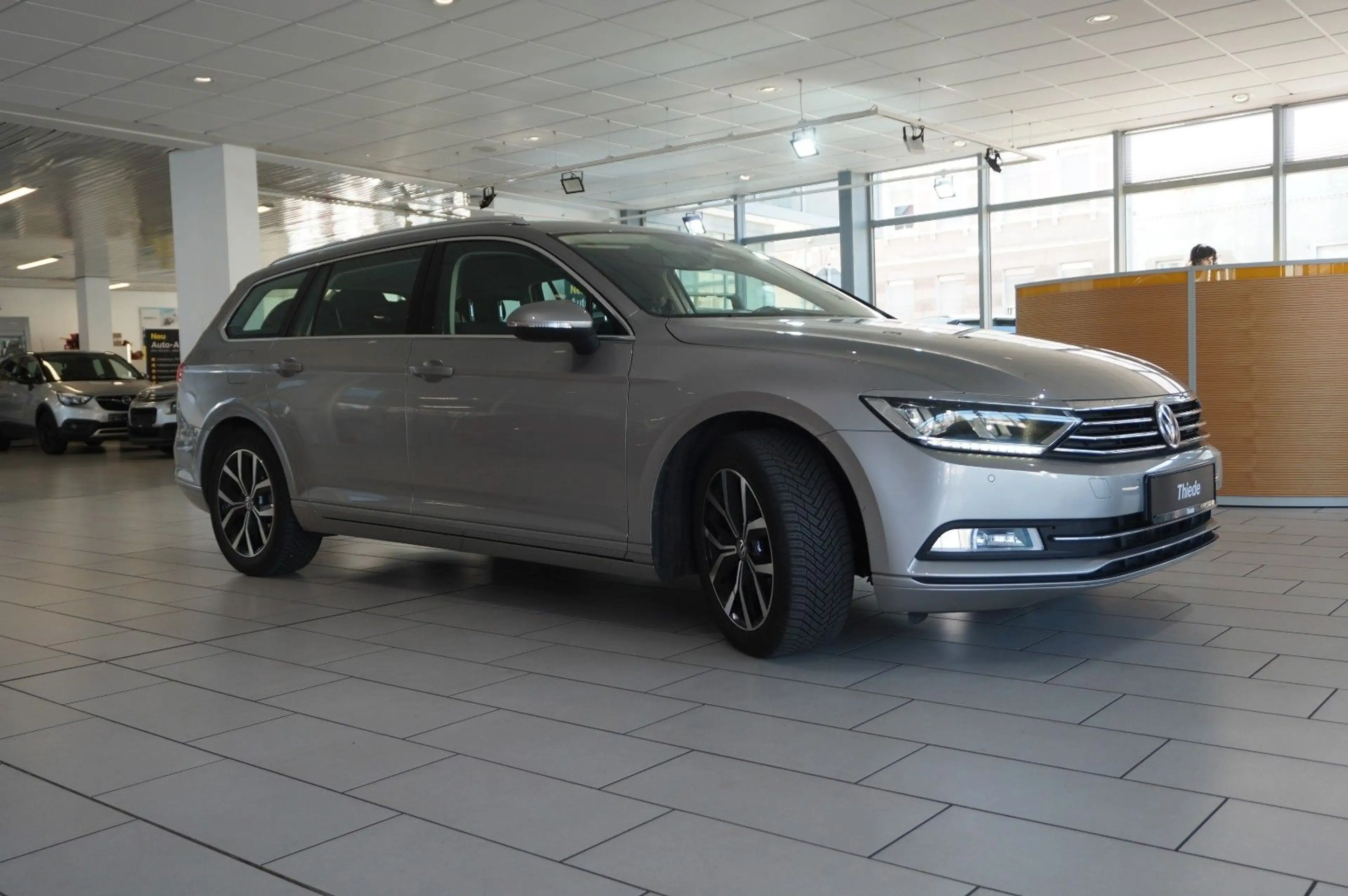 Volkswagen Passat Variant Passat VARI. 1.6D COMFORTLINE NACI/LED/SPORT/PDC — photo 7