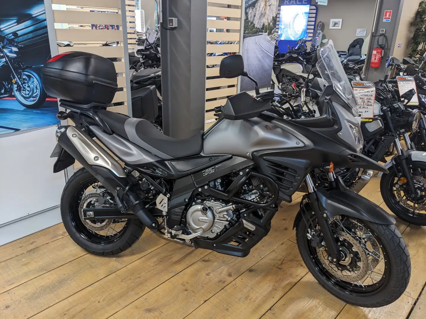 Suzuki V-Strom 650 Gris - 1