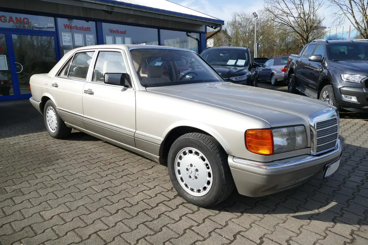 Mercedes-Benz 260