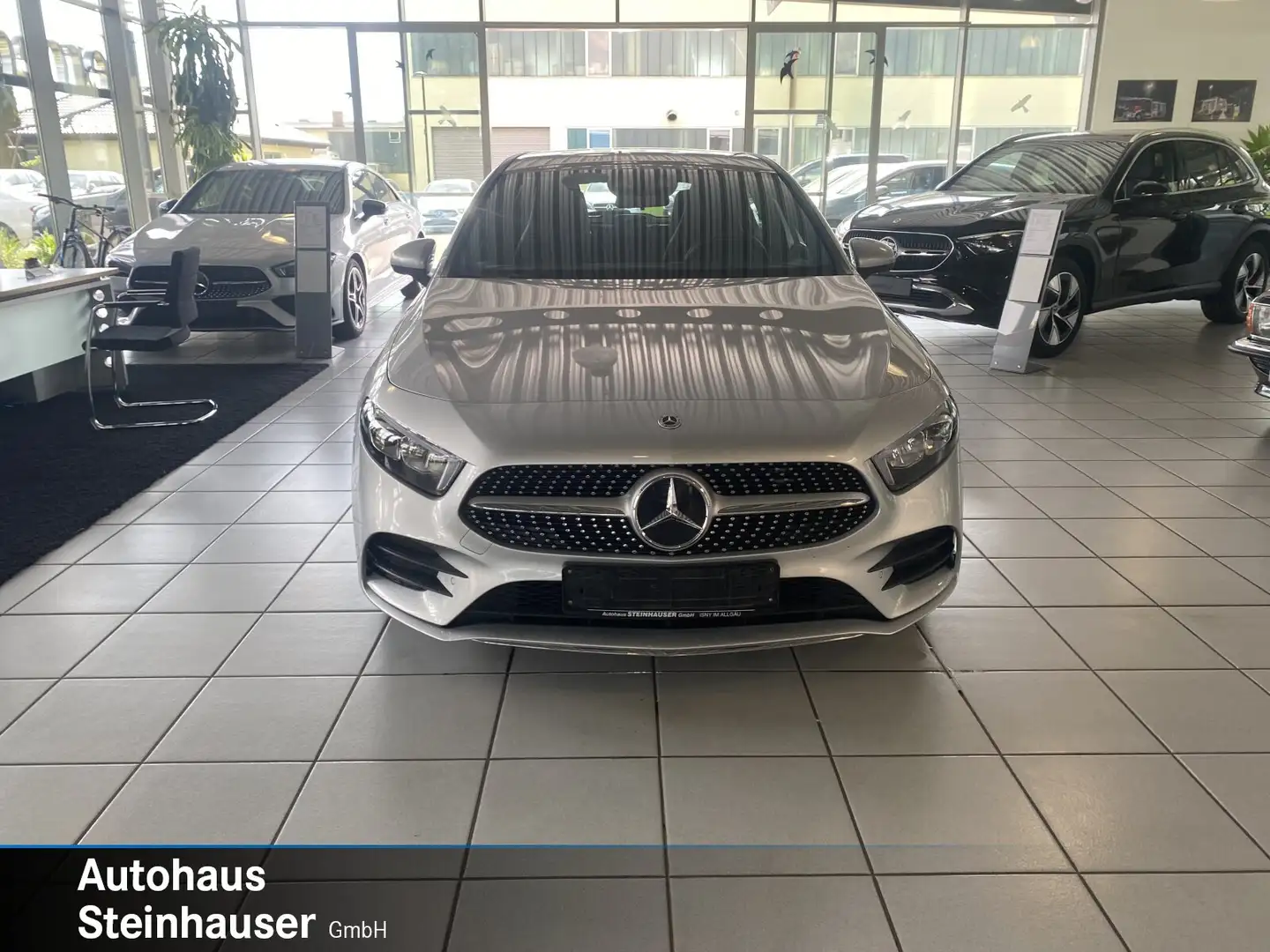 Mercedes-Benz A 180 A 180 AMG Line MBUX Navi+LED+Digitales Radio Klima Silber - 2