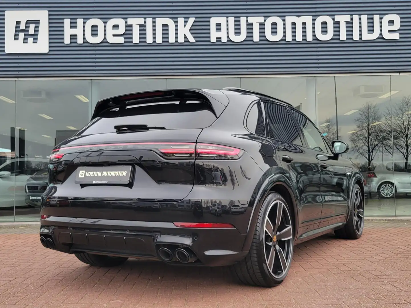 Porsche Cayenne 3.0 E-Hybrid | Soft Close | Burmester | Alcantara Zwart - 2