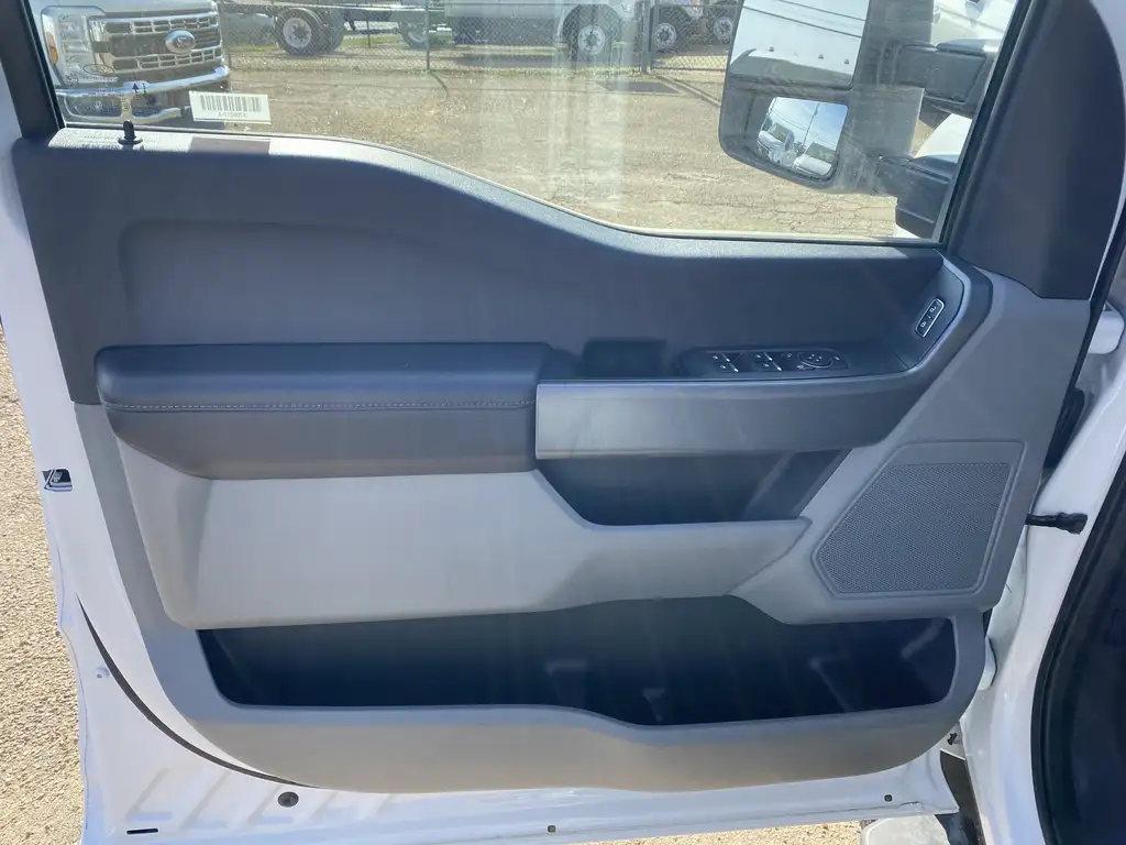 2024 Ford F-350 Super Duty XLT Crew Cab 176 | 4X4 | Tow Hooks | Trailer Sway — photo 7