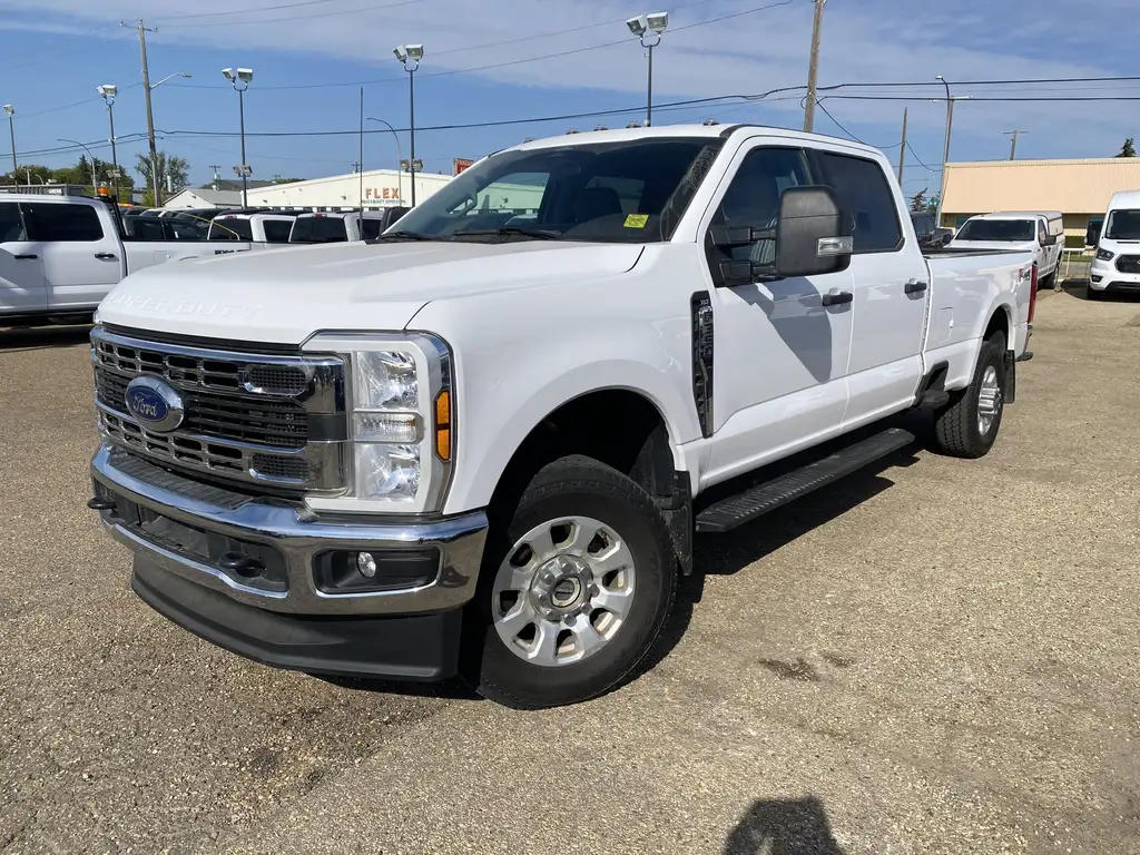 2024 Ford F-350 Super Duty XLT Crew Cab 176 | 4X4 | Tow Hooks | Trailer Sway — photo 2