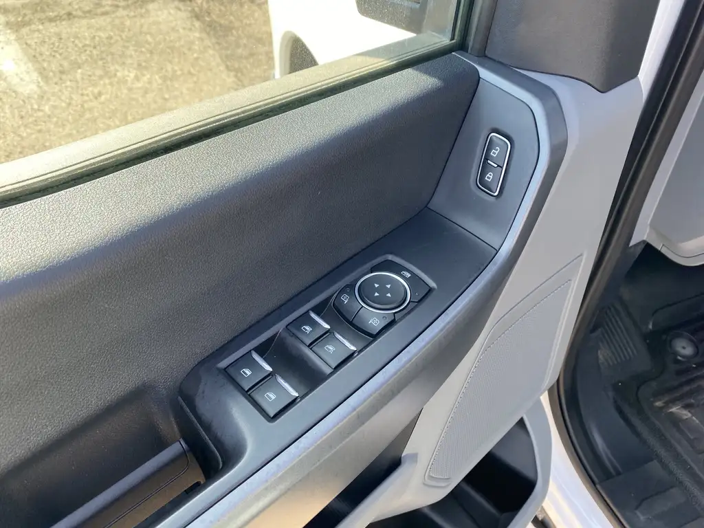 2024 Ford F-350 Super Duty XLT Crew Cab 176 | 4X4 | Tow Hooks | Trailer Sway — photo 6