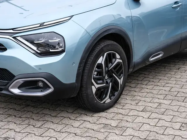 Citroen C4 view 3