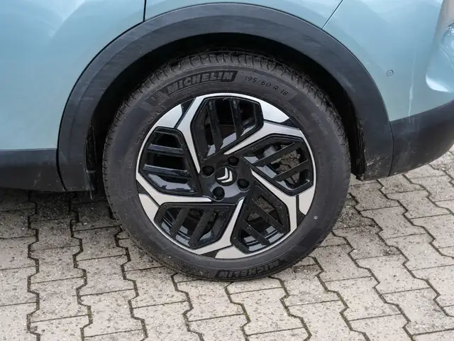 Citroen C4 view 4