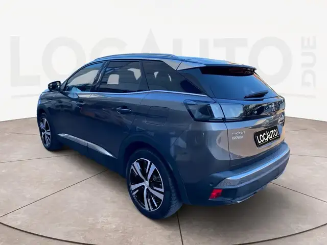 Peugeot 3008 view 5