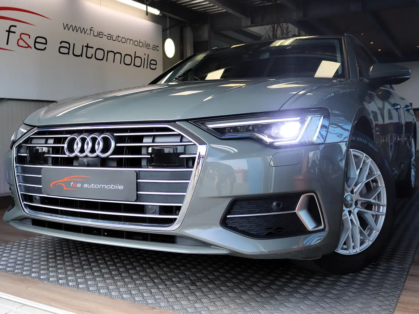 Audi A6 40 2,0 TDI sport Grau - 1