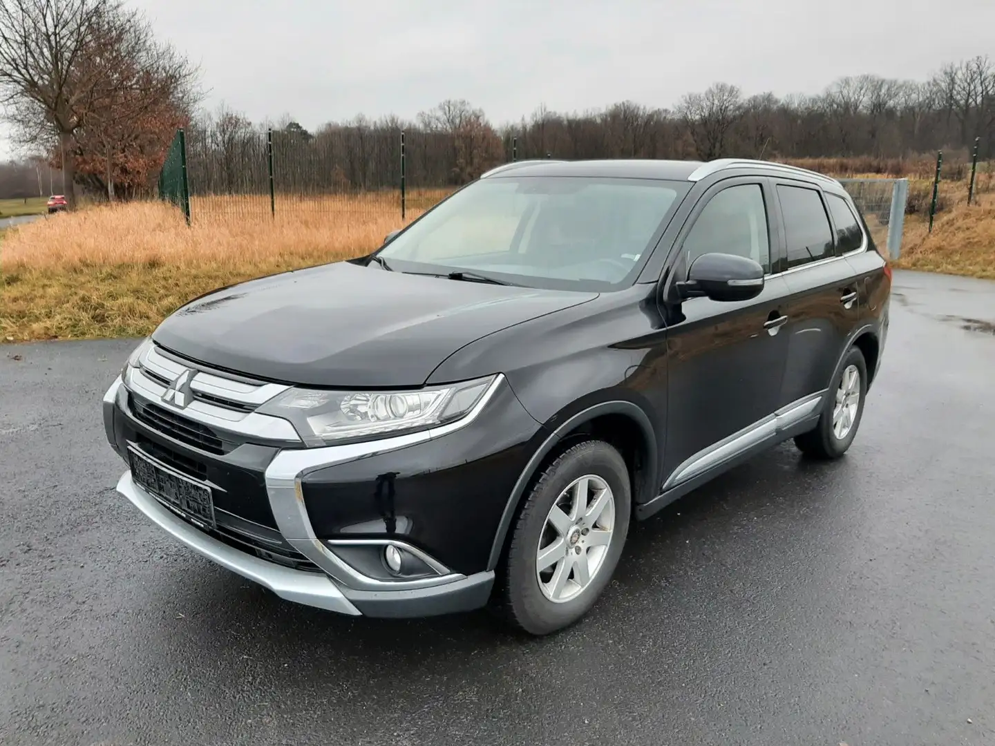 Mitsubishi Outlander 2.2 DI-D Plus 4WD,AHZV,DAB,Standheiz. Schwarz - 1