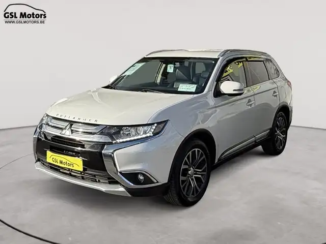 Mitsubishi Outlander 2.3 150cv 7pl blanc 05/18 Airco GPS Camera Cruise