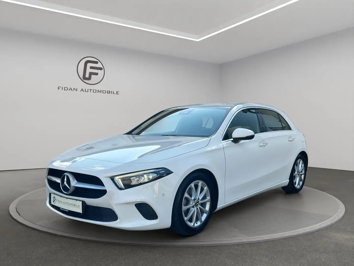 Mercedes-Benz A 200 *LED*Ambiente*Kamera*Navi*Keyless*SpurH* Blanc - 1