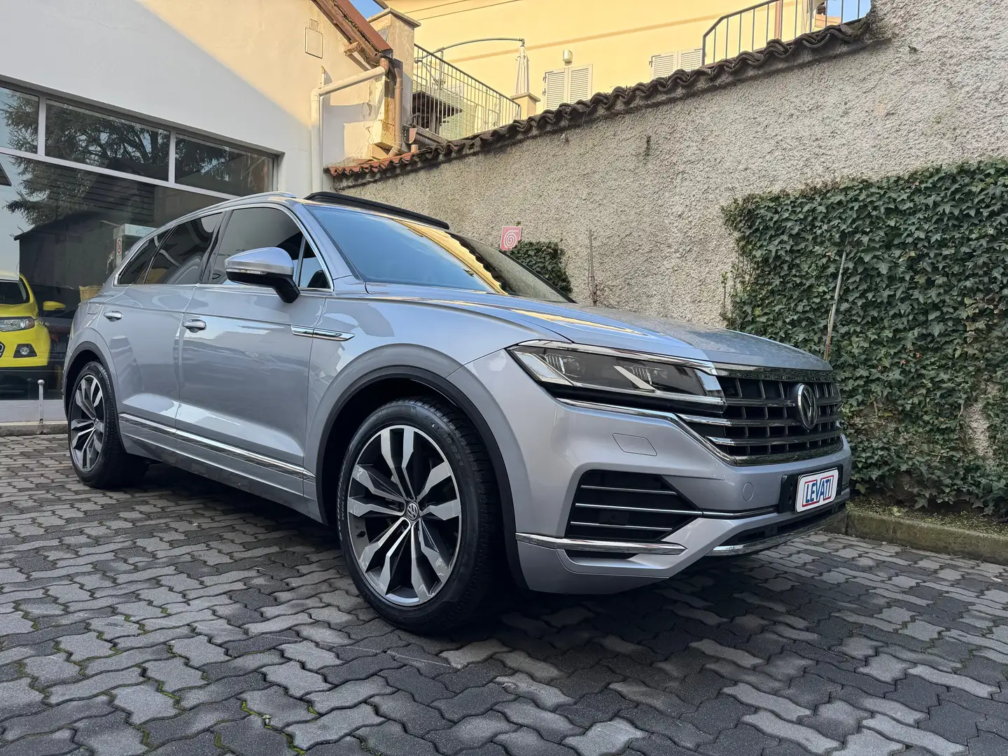 Volkswagen Touareg 3.0 V6 tdi Advanced 286cv tiptronic TETTO PANO Argento - 1