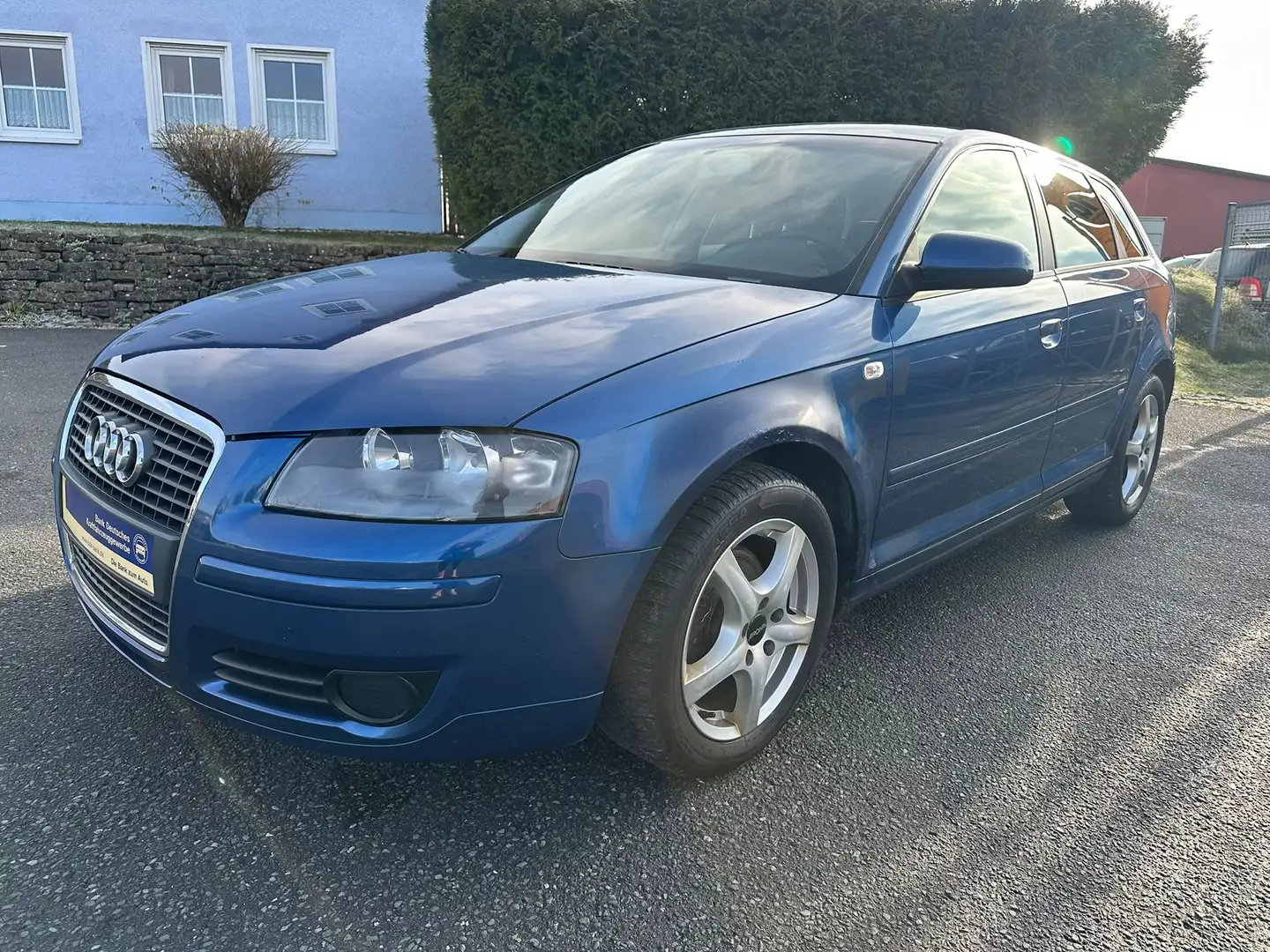 Audi A3 2.0 FSI Attraction,Sportback,Klimaautom,8fach,5trg Blau - 1