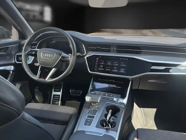 Audi A6 view 13