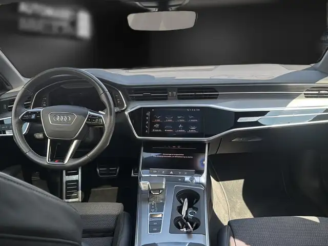 Audi A6 view 12