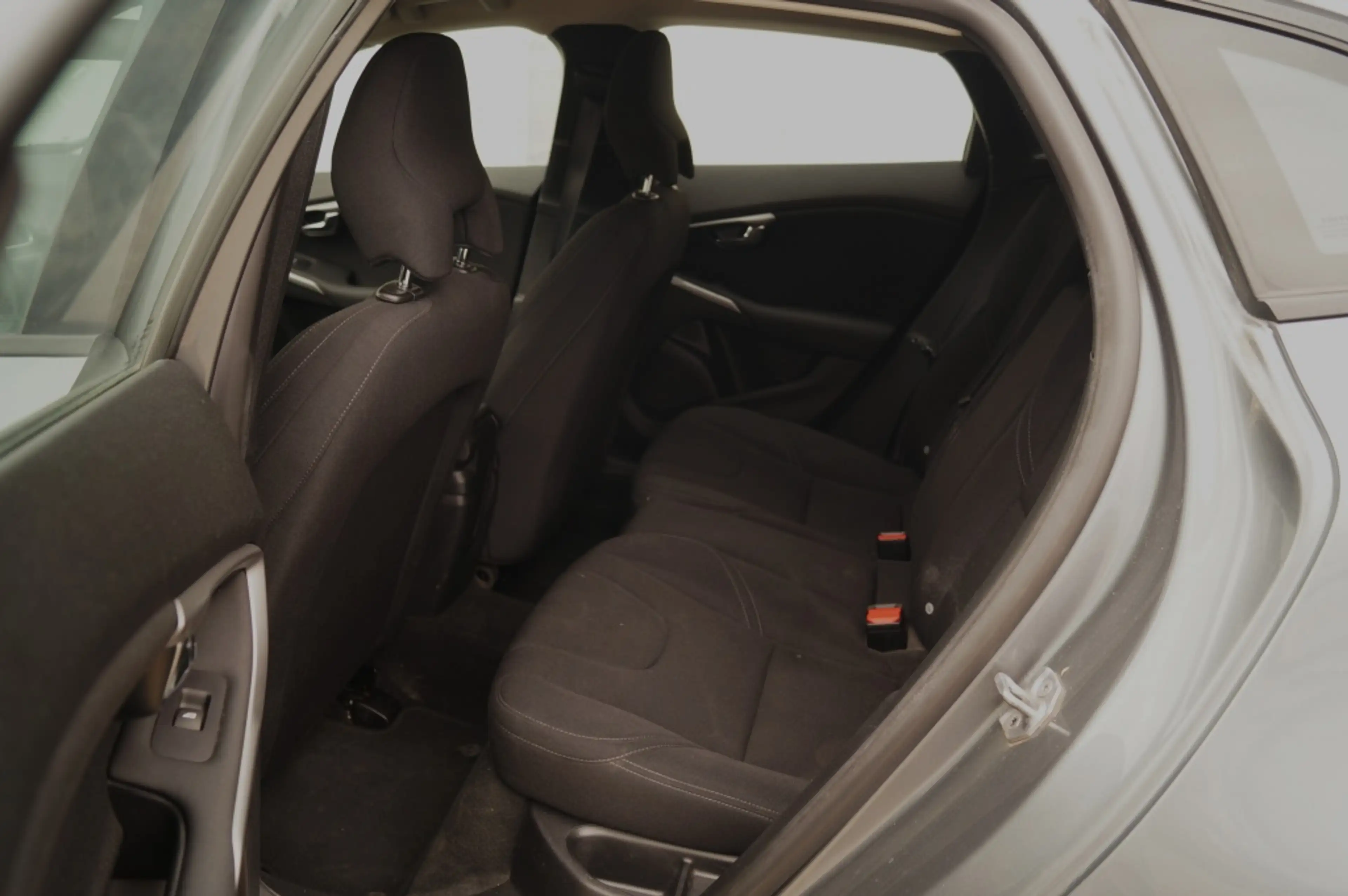 Volvo V40 Cross Country 2.0 D2 120pk Kinetic -NAVI-PDC-AIRCO- — photo 7