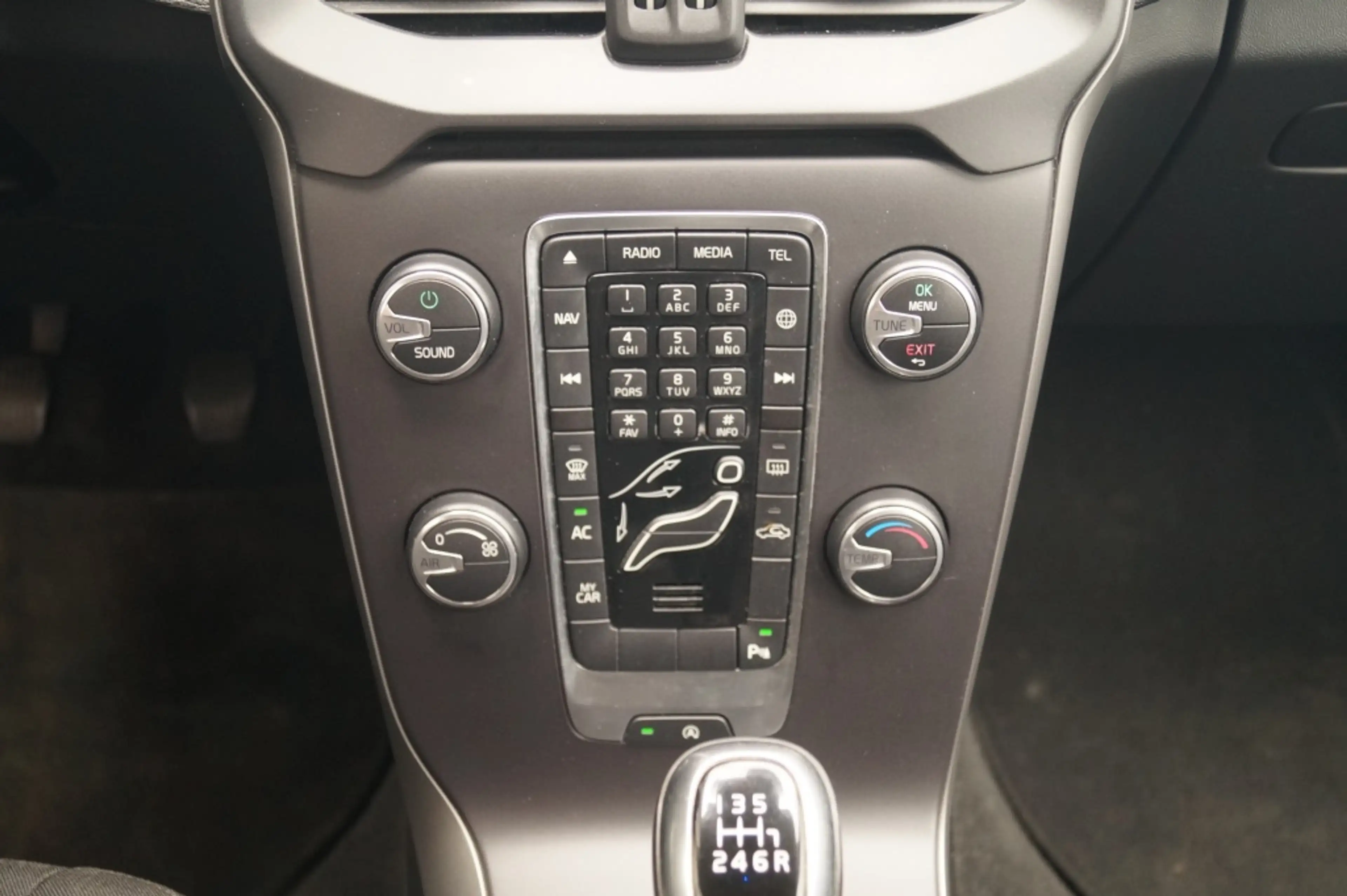 Volvo V40 Cross Country 2.0 D2 120pk Kinetic -NAVI-PDC-AIRCO- — photo 10