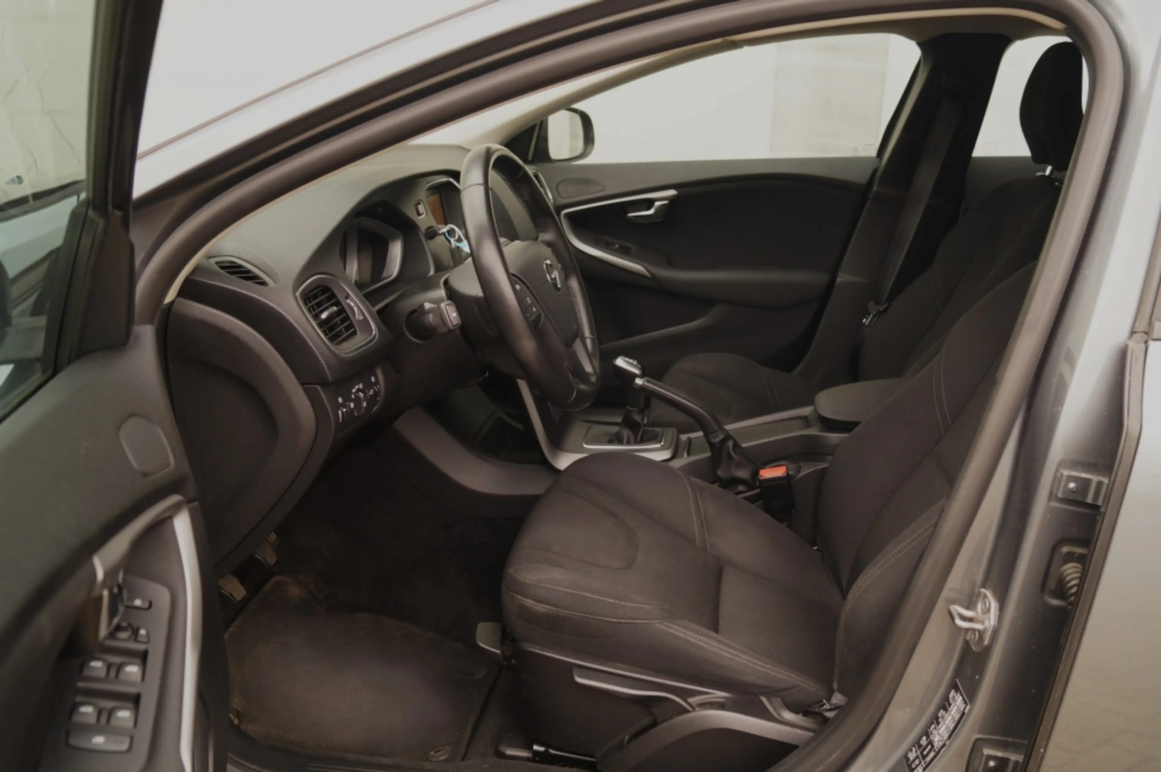 Volvo V40 Cross Country 2.0 D2 120pk Kinetic -NAVI-PDC-AIRCO- — photo 6