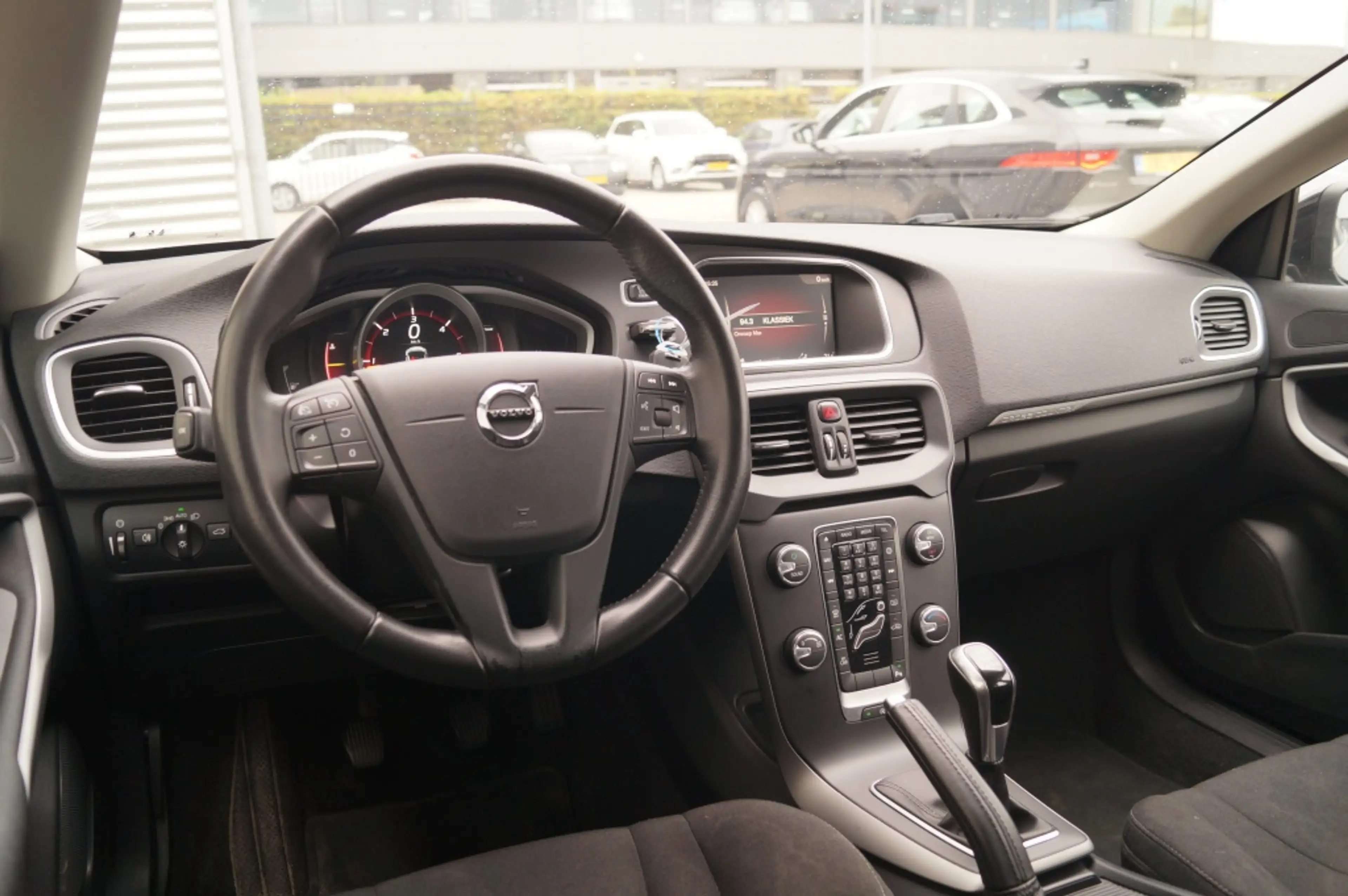 Volvo V40 Cross Country 2.0 D2 120pk Kinetic -NAVI-PDC-AIRCO- — photo 8