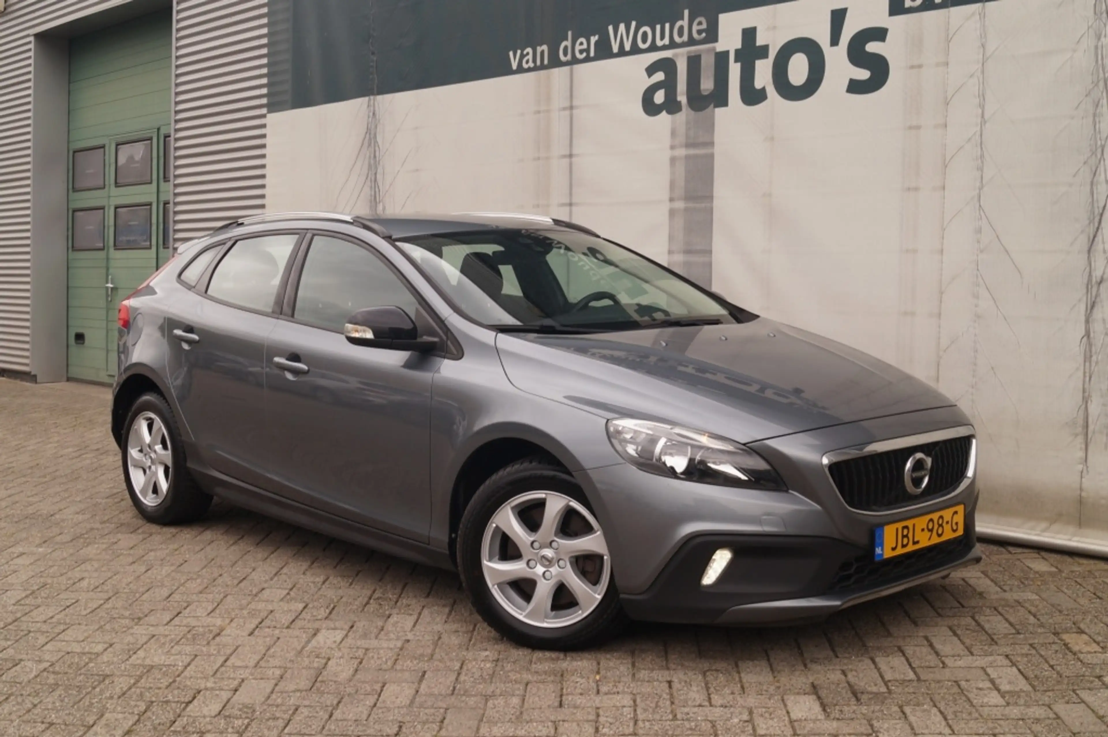 Volvo V40 Cross Country 2.0 D2 120pk Kinetic -NAVI-PDC-AIRCO- — photo 3
