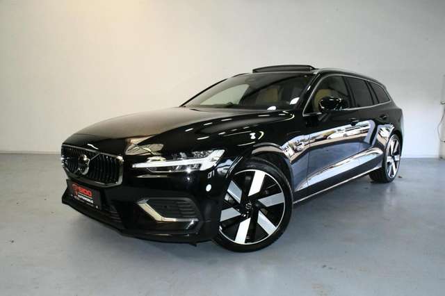 Imagine Volvo V60 T6 AWD Ultra Bright VOLL*360*B&W*PAN*HuD*AHK