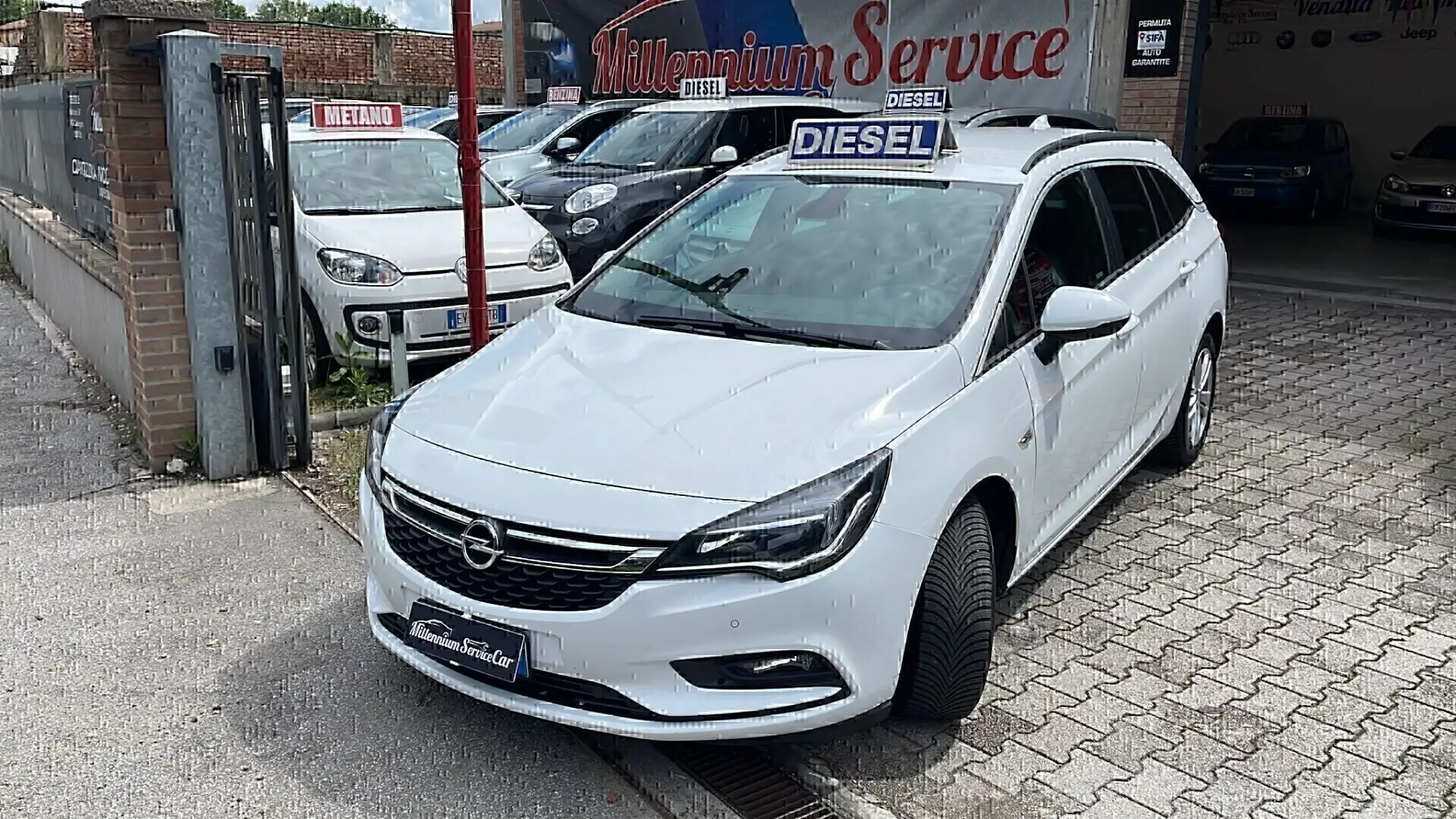 Opel Astra 1.6 CDTI EcoFLEX S&S 4 porte Advance Biały - 1