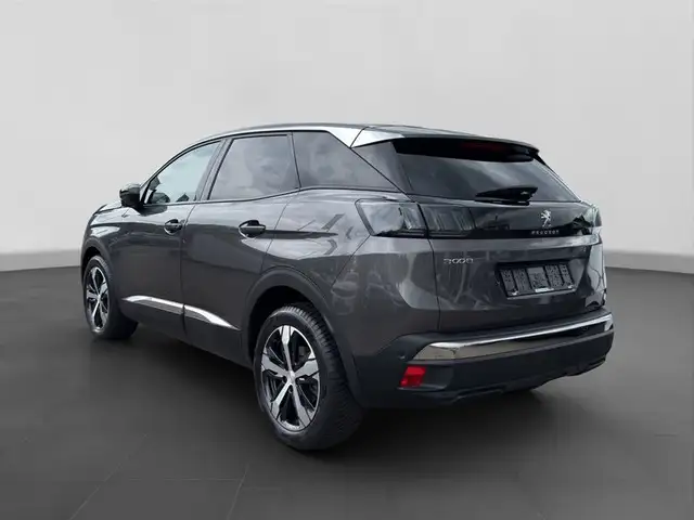 Peugeot 3008 view 3
