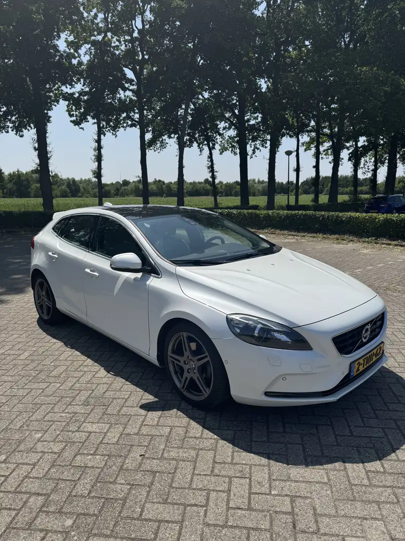 Volvo V40 1.6 T3 Summum Wit - 2