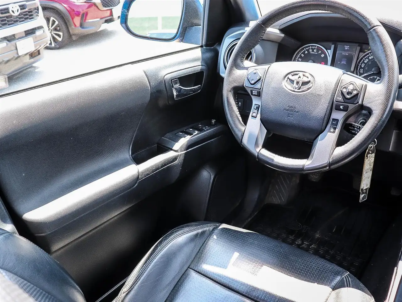 Toyota Tacoma снимка Toyota Tacoma
