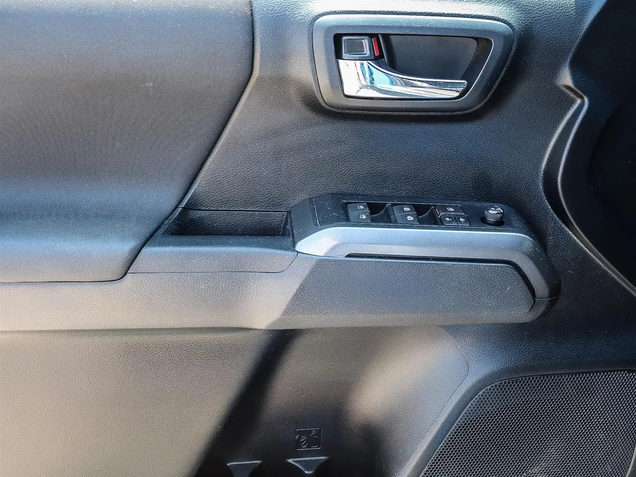 Toyota Tacoma снимка Toyota Tacoma
