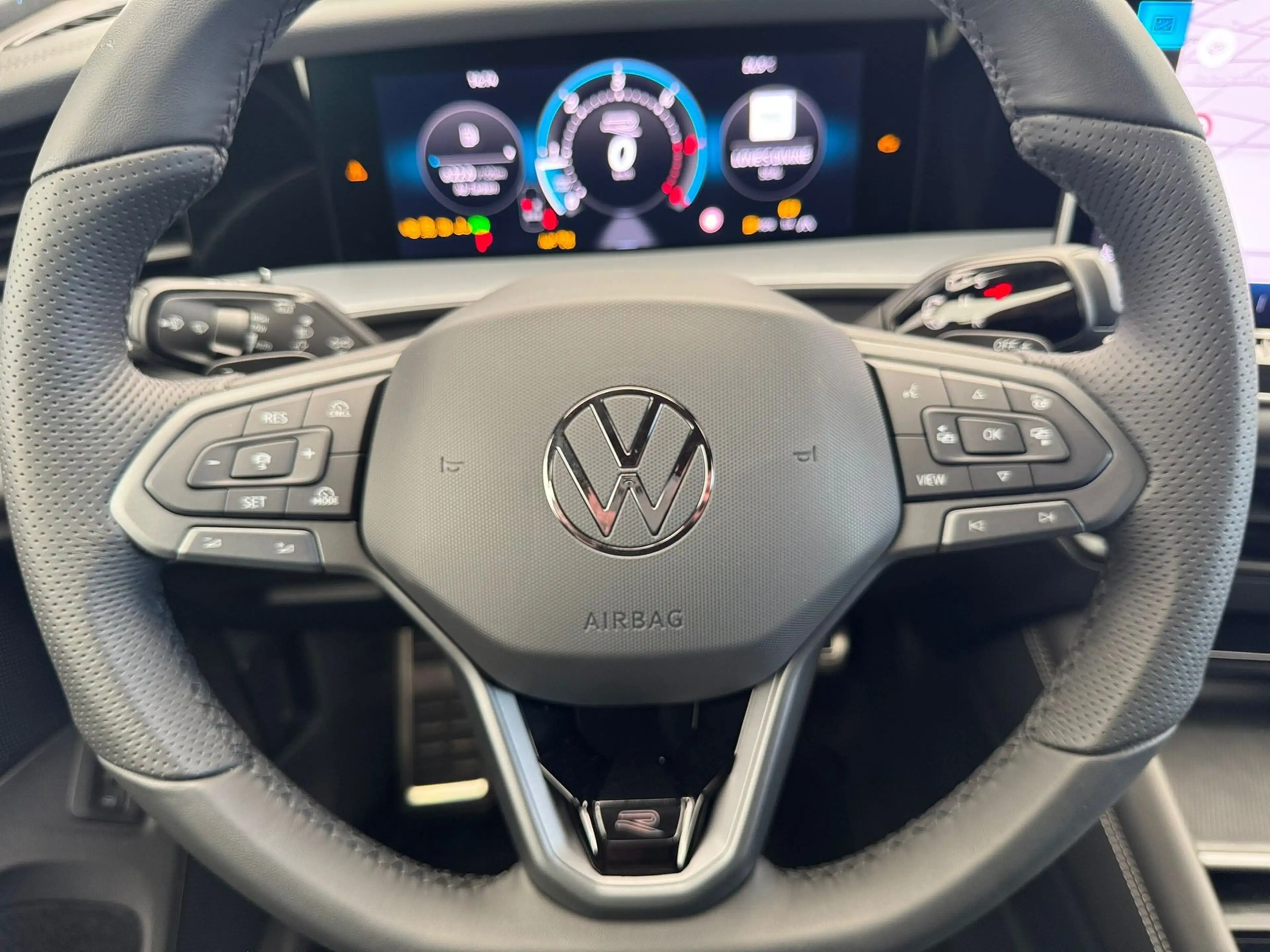 Volkswagen Tayron R-Line 2.0TDI DSG+4M+AHK+HUD-MATRIX+BLACKSTYL — photo 7