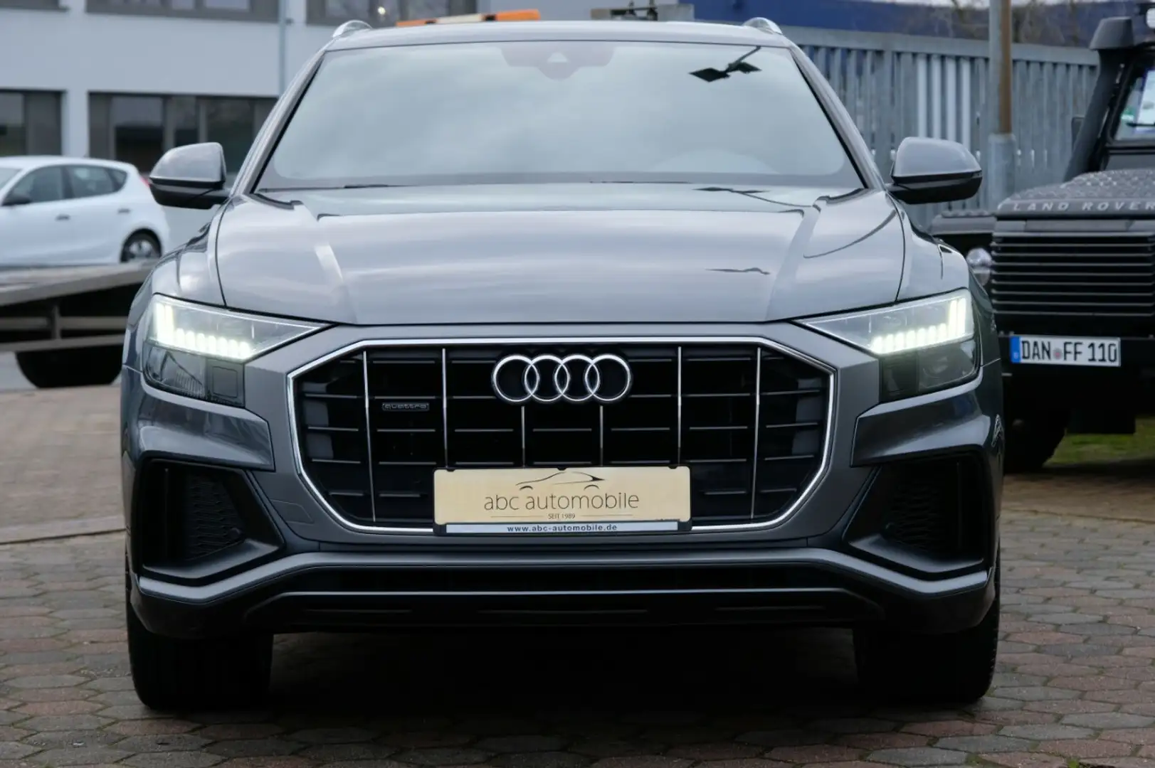 Audi Q8 50 S-Line Matrix B&O S*Heizung Grau - 2