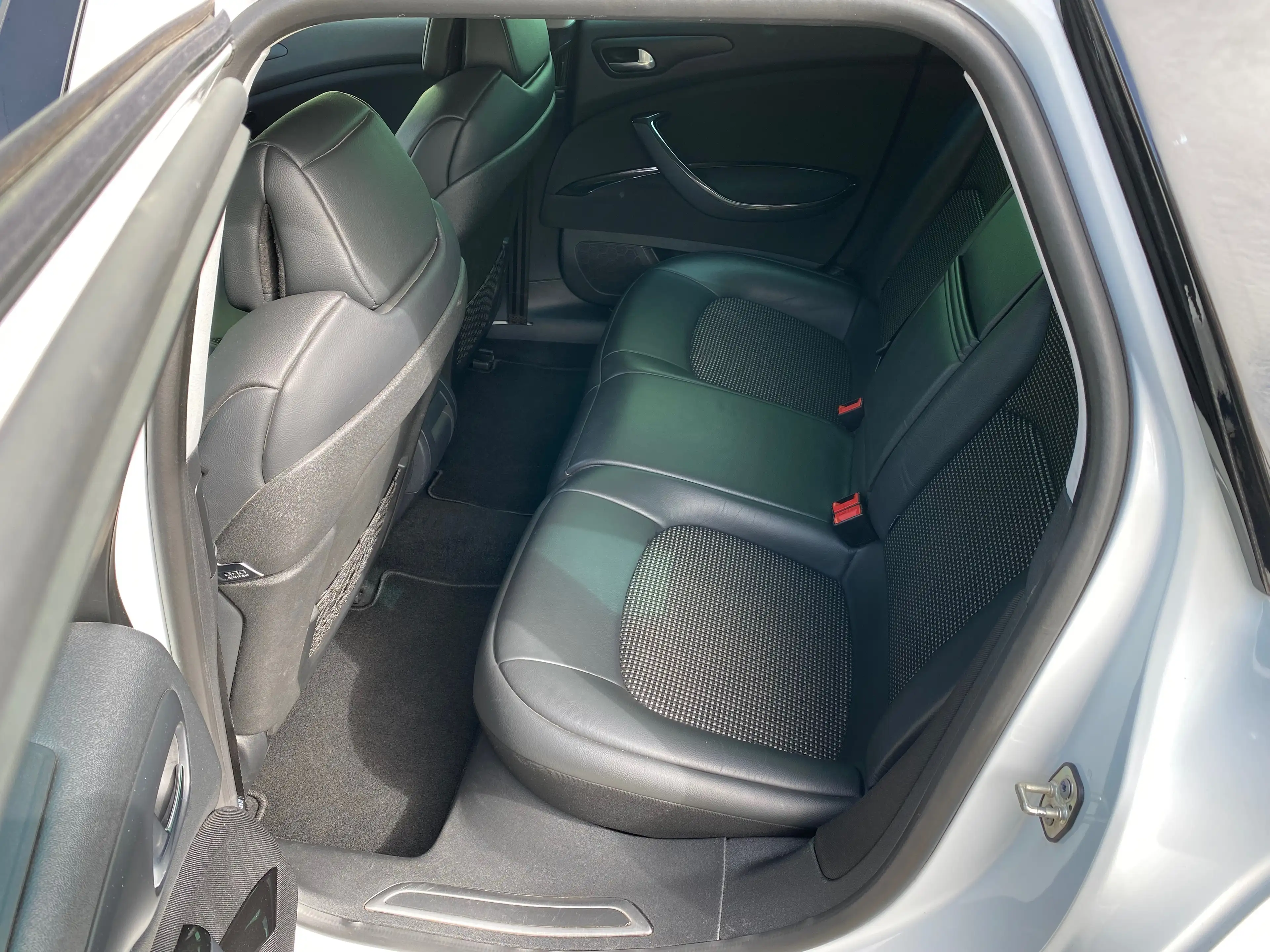 Citroen C5 Exclusive* Navi*AHK*Standheizung*Sitzlüftung*Scheckheft* — photo 7