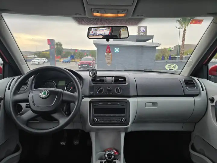 Škoda Fabia 1.6 TDI Style 2011, foto 5