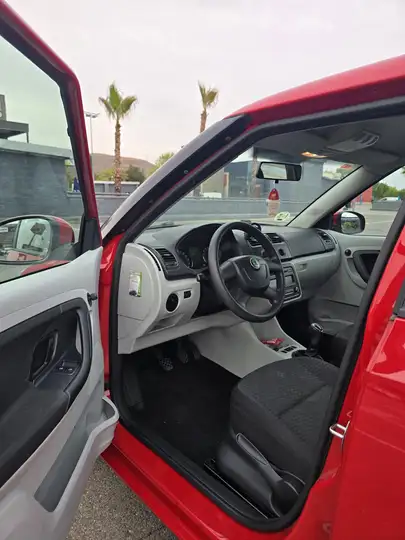 Škoda Fabia 1.6 TDI Style 2011, foto 6