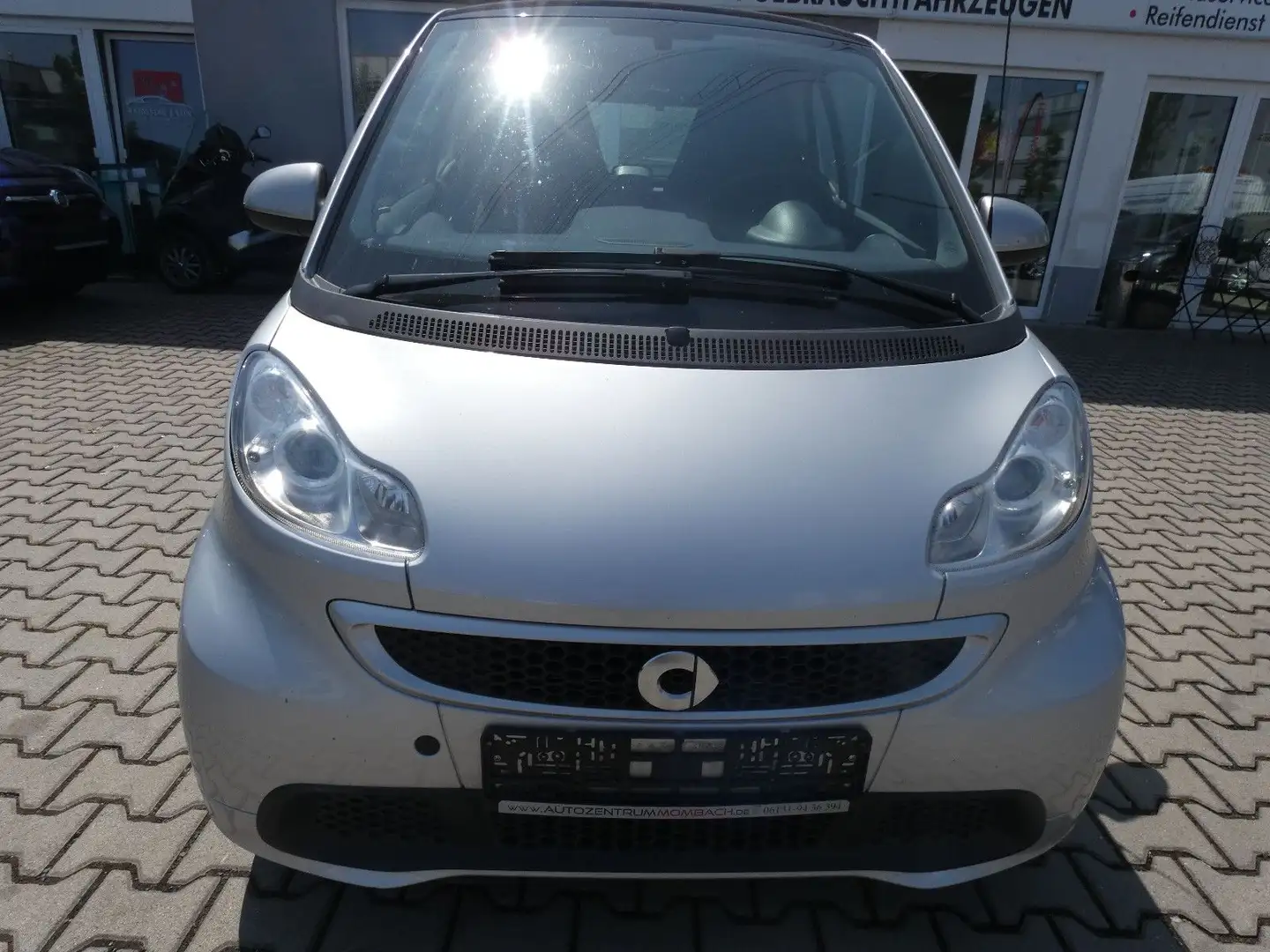 smart forTwo fortwo coupe Micro Hybrid Drive 52kW srebrna - 2