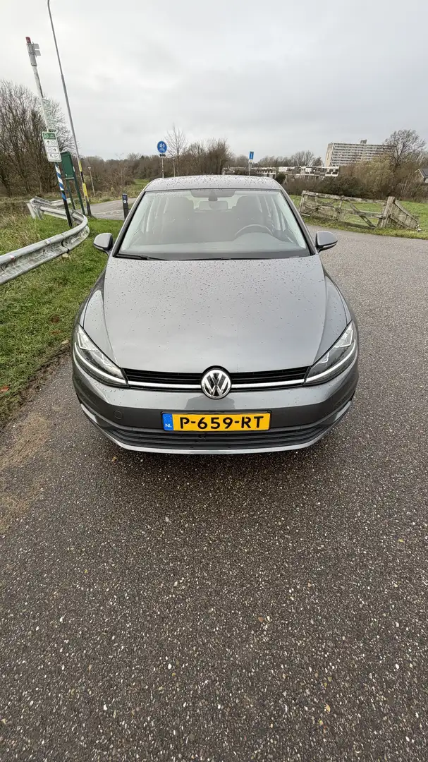 Volkswagen Golf 1.0 TSI Trendline Grijs - 2