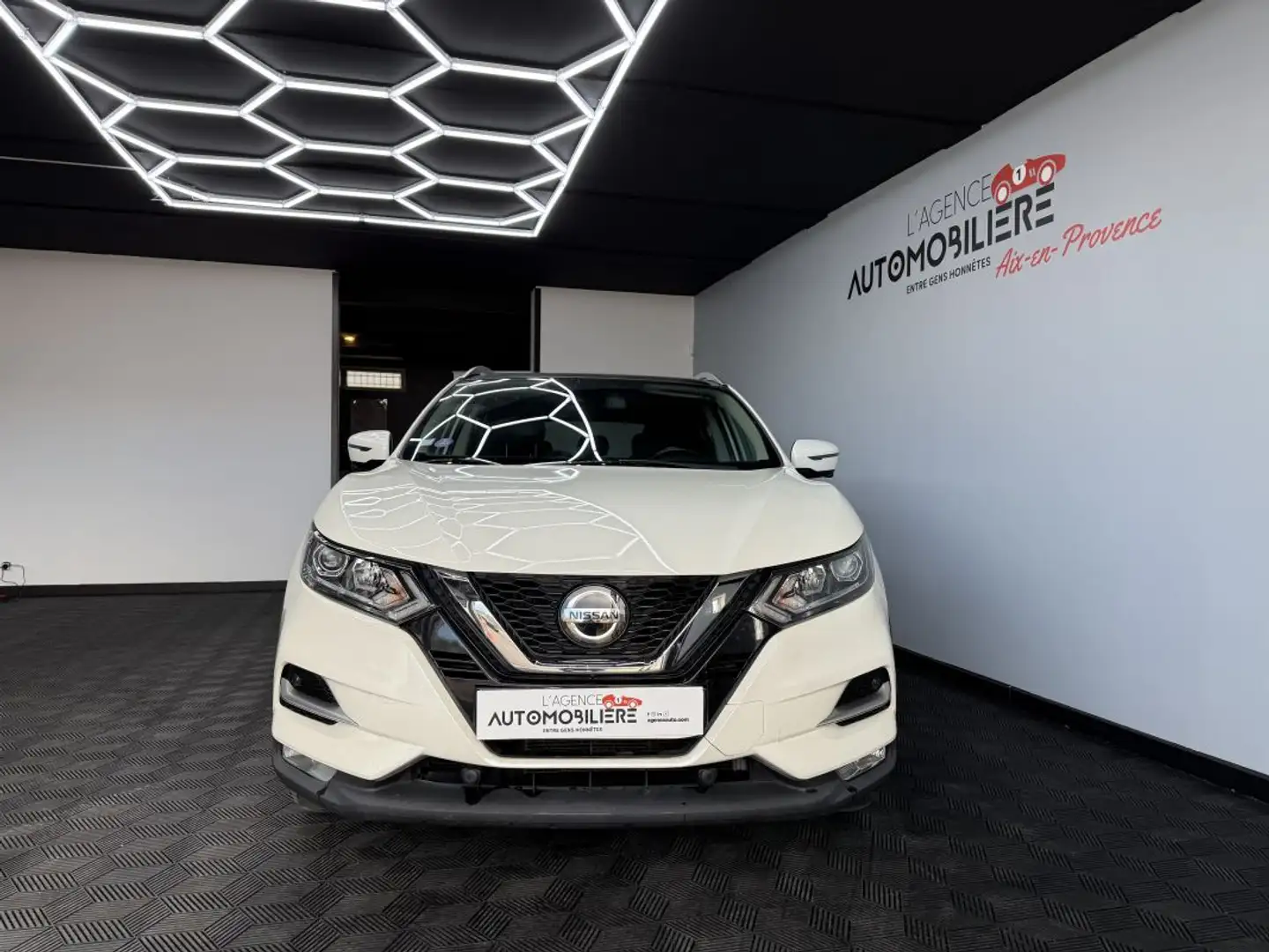 Nissan Qashqai 1.2 DIG-T 115 ch – 2WD S&S Weiß - 2