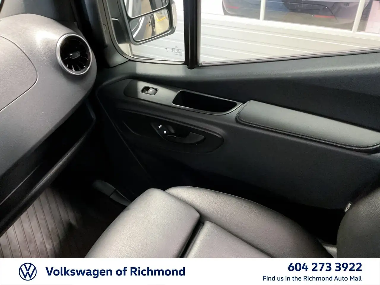 Mercedes-Benz Sprinter photo Mercedes-Benz Sprinter