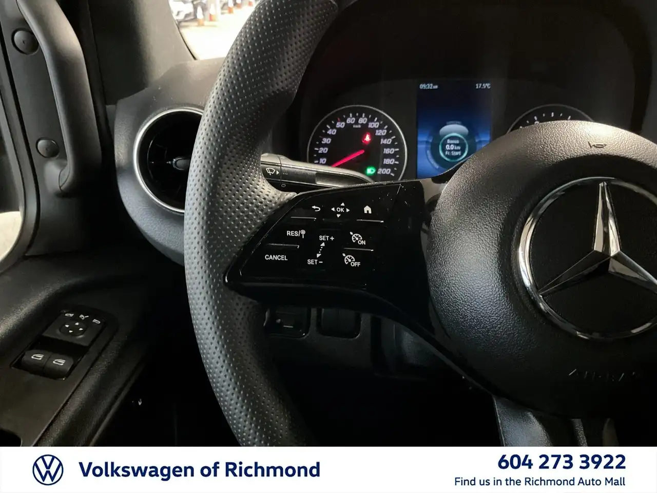 Mercedes-Benz Sprinter photo Mercedes-Benz Sprinter