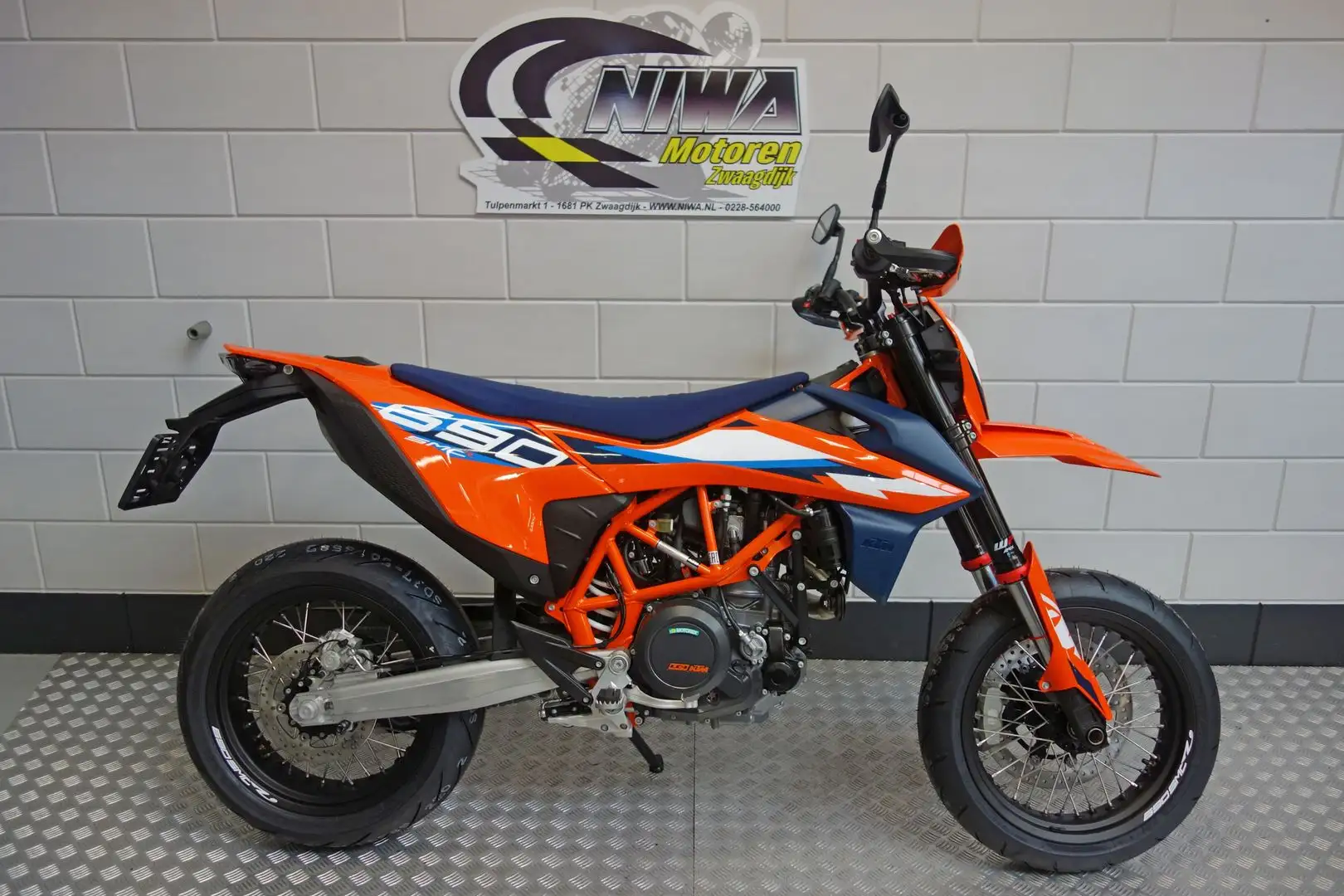 KTM 690 SMC R - 1