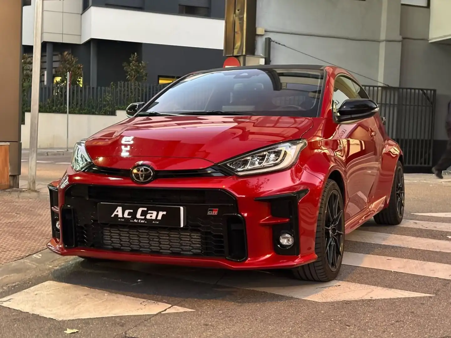 Toyota Yaris 1.6 192kW RZ Circuit Pack Rojo - 2