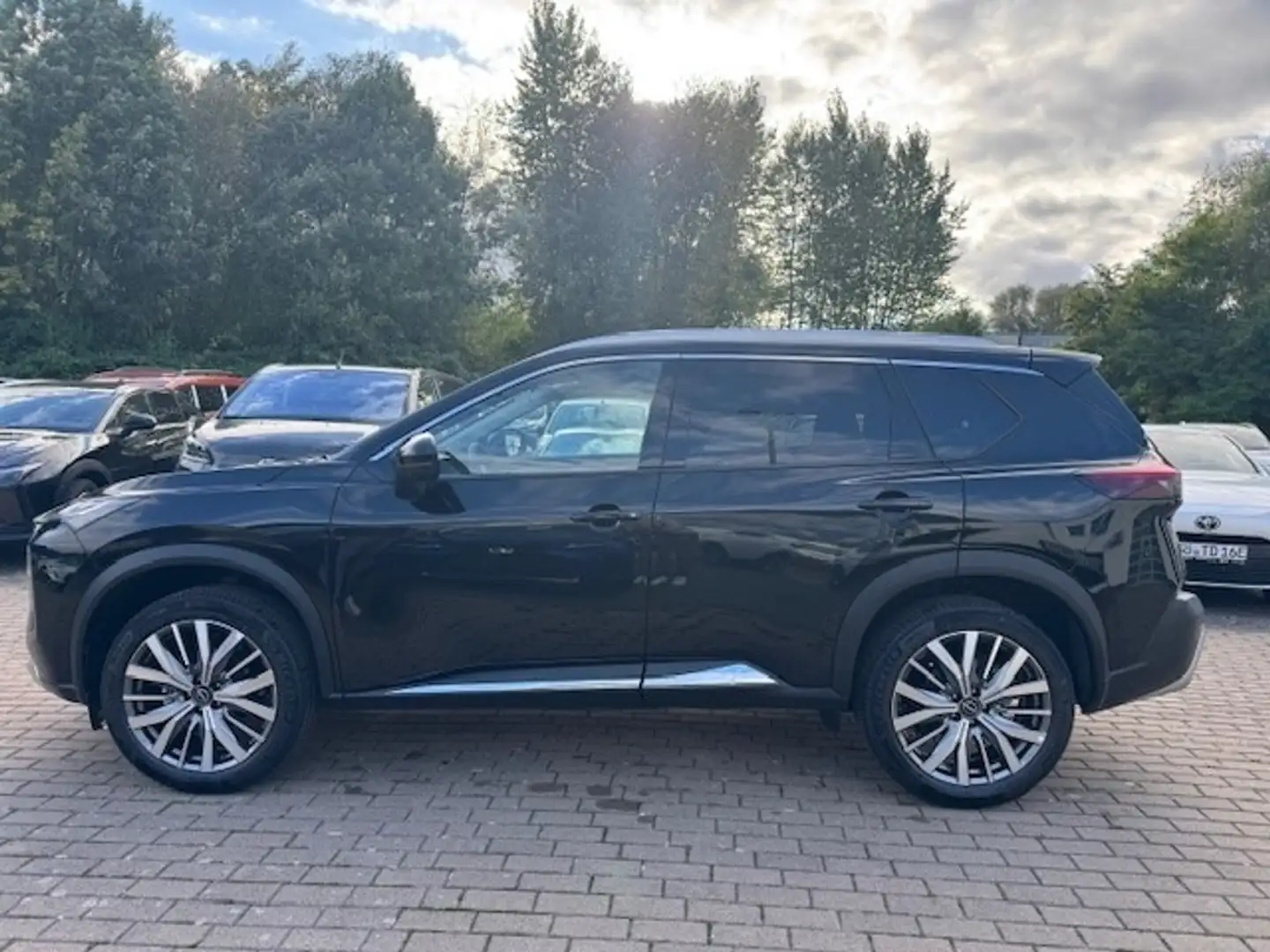 Nissan X-Trail 1.5 VC-T MHEV Tekna+ ACC+LED+Navi+Pano Noir - 2